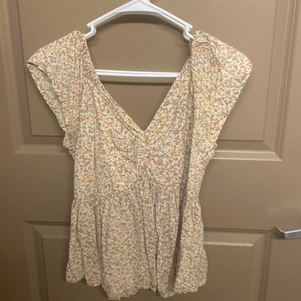 Floral flounce sleeve top